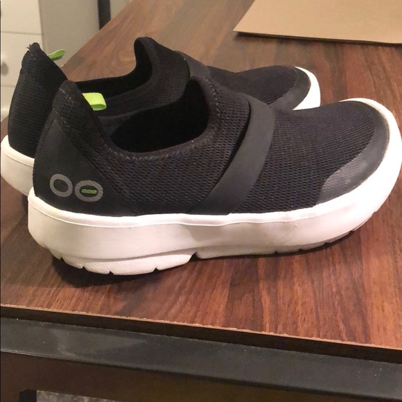 Oofos - Picture 2 of 4